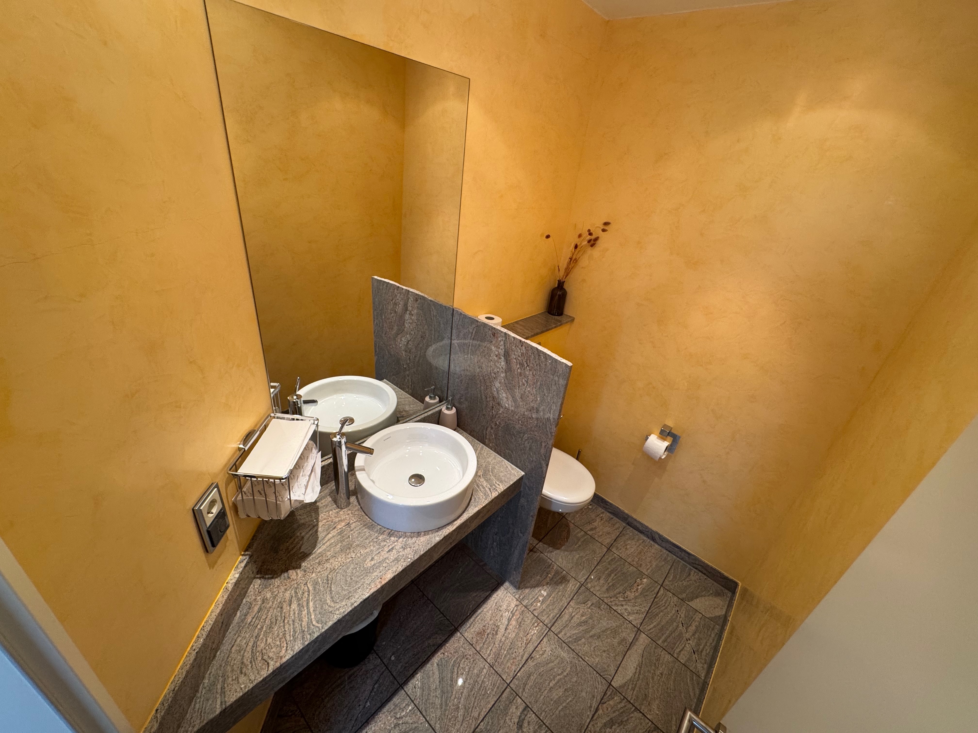 WC Damen – Ansicht 3