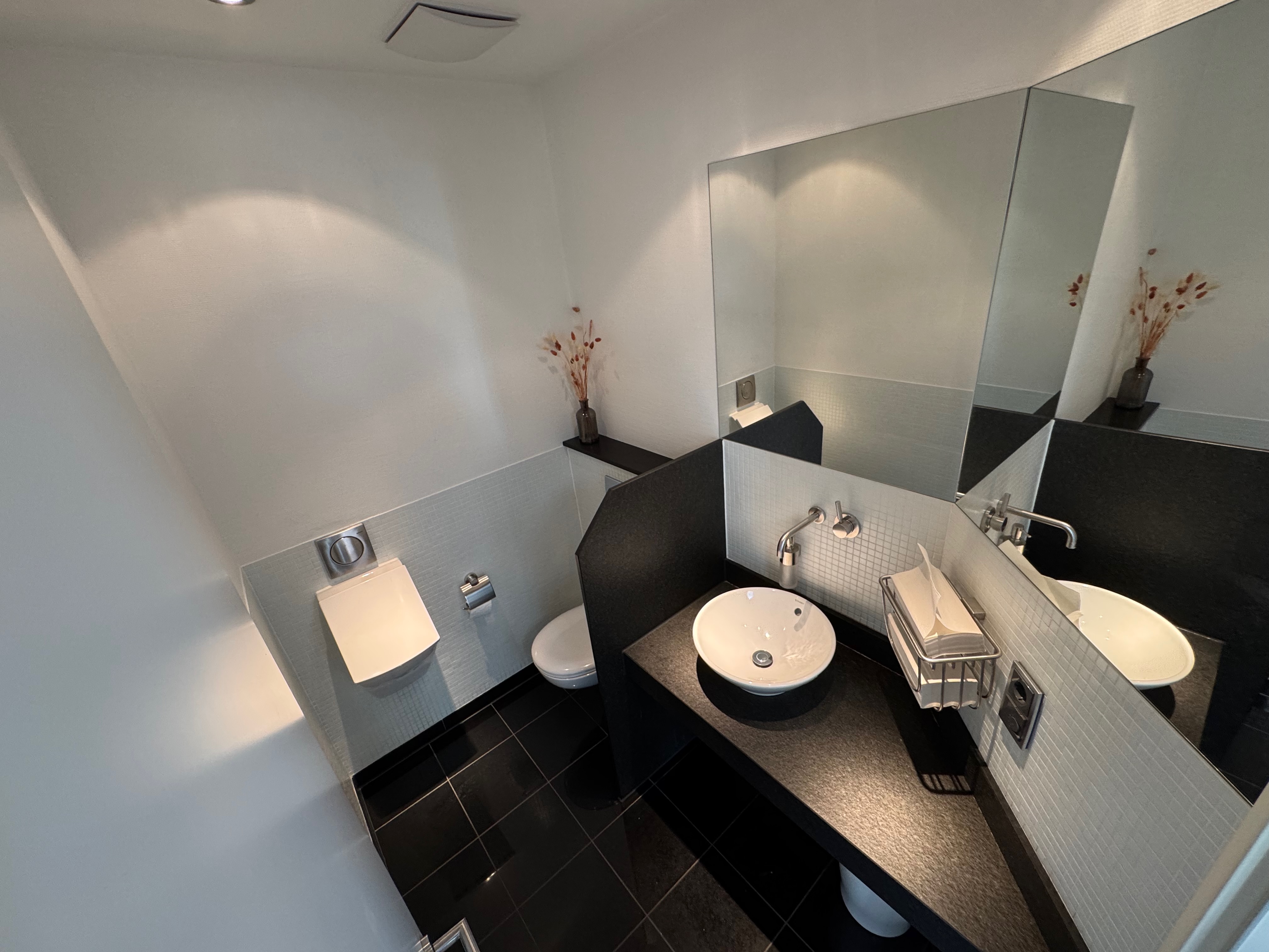 WC Herren – Ansicht 2